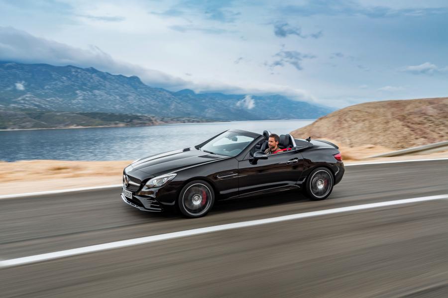  Mercedes-AMG SLC43 2016 года  (фото 13 из 40)